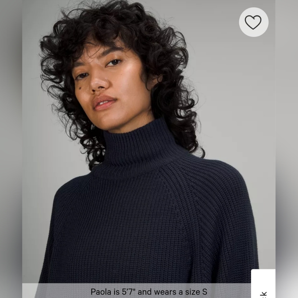 LULULEMON Navy Blue Ribbed Turtleneck Sweater. 💙 Size Small.